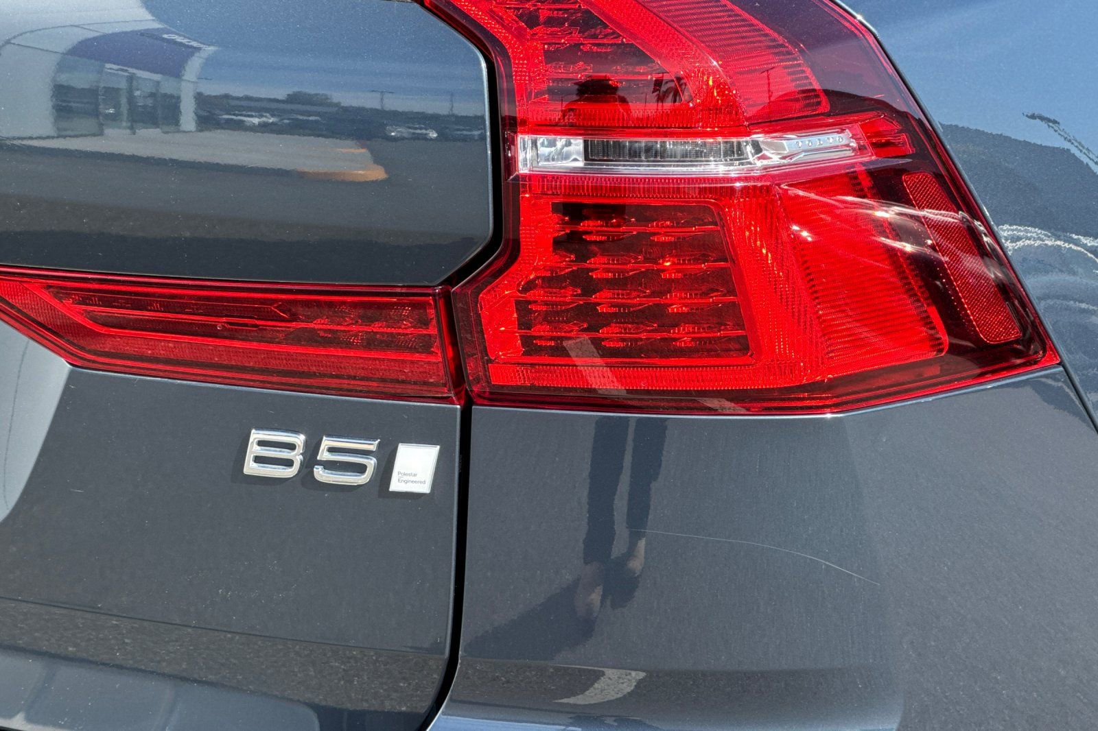 Used 2023 Volvo XC60 B5 Ultimate w/ Climate Package image 34