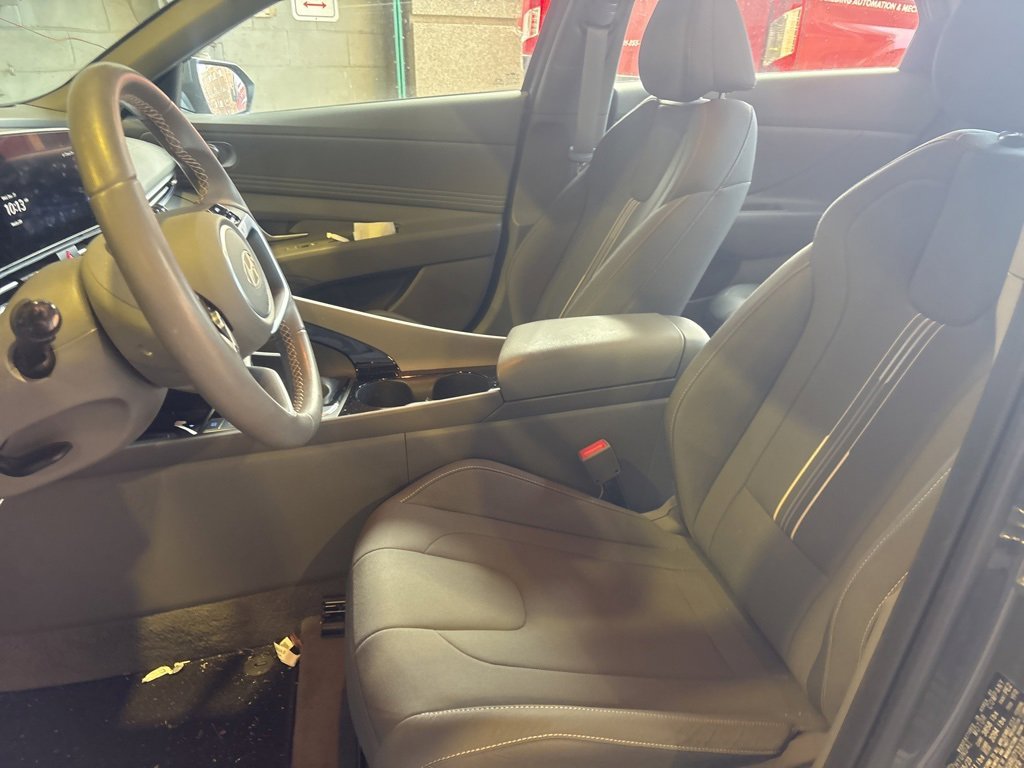 Used 2024 Hyundai Elantra SEL w/ Convenience Package image 13
