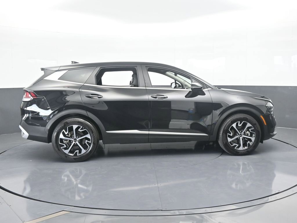 Used 2025 Kia Sportage EX image 7