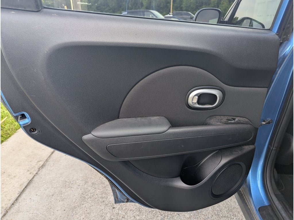 Used 2018 Kia Soul + FWD image 14
