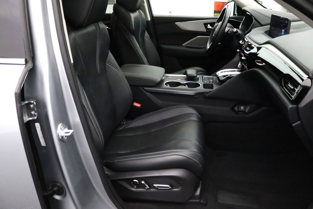 Used 2023 Acura MDX SH-AWD w/ Technology Package image 16