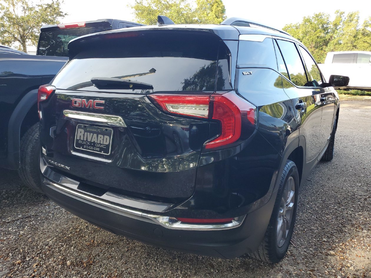 Used 2024 GMC Terrain SLT FWD image 4