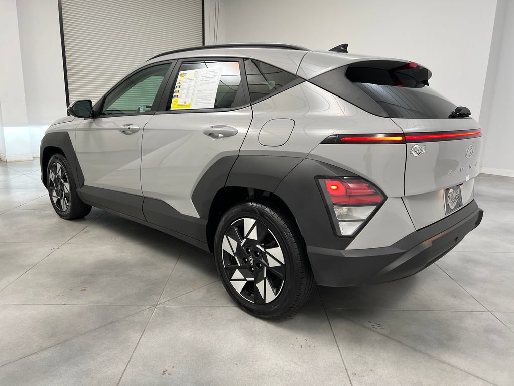 Used 2025 Hyundai Kona SEL FWD image 6