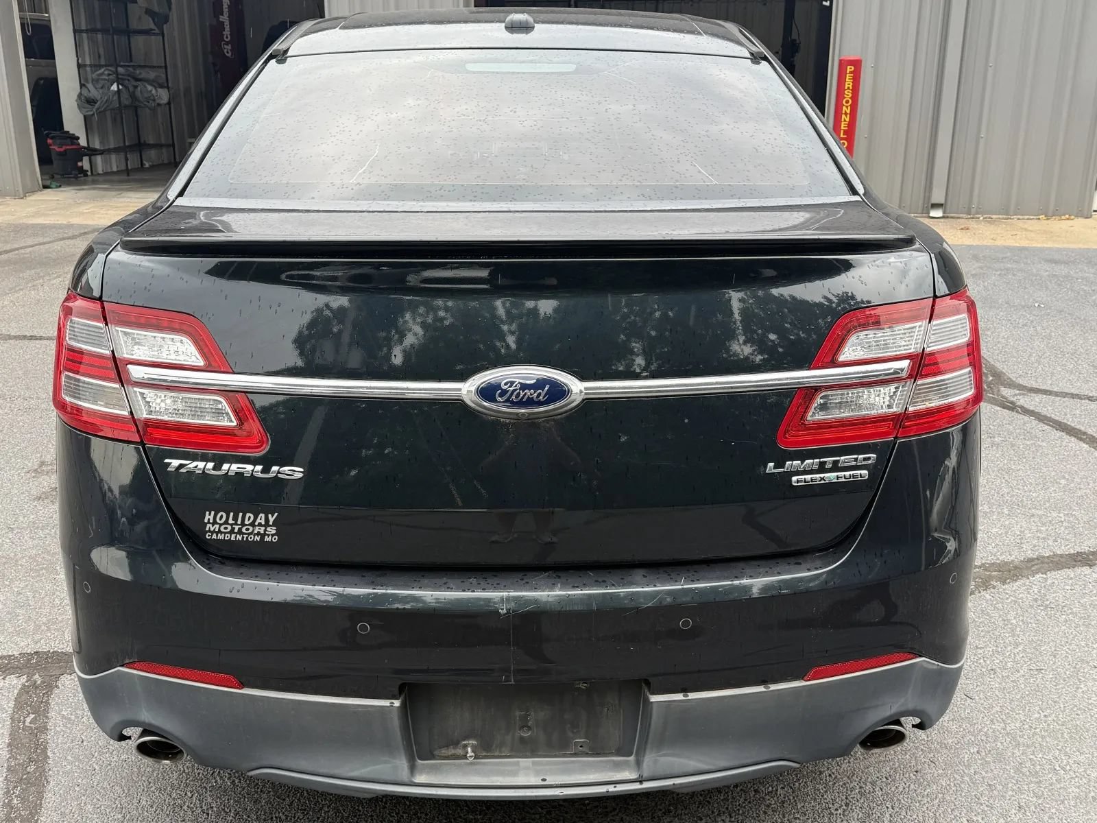 Used 2014 Ford Taurus Limited w/ Equipment Group 301A FWD image 3