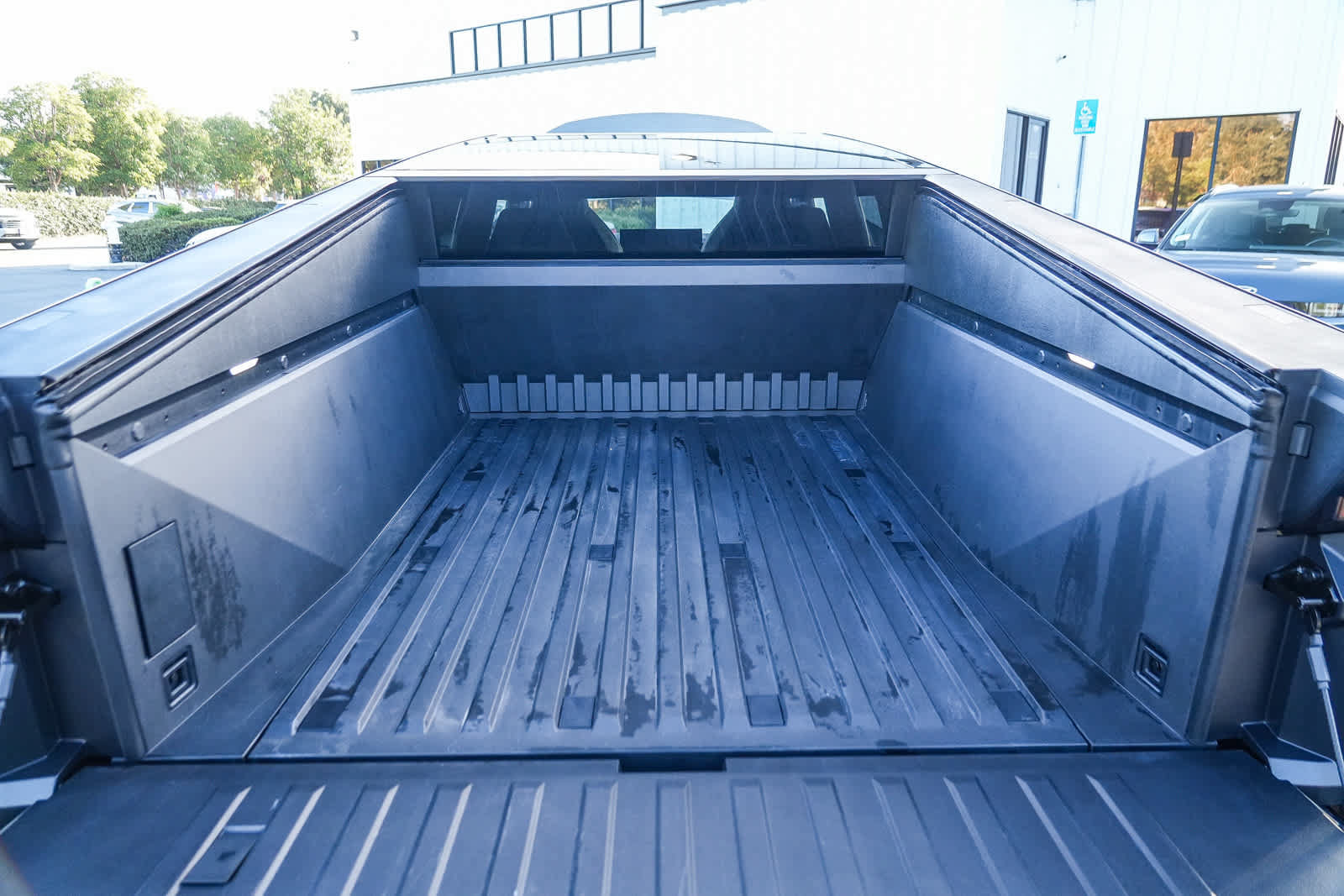 Used 2026 Tesla Cybertruck AWD Crew Cab image 24