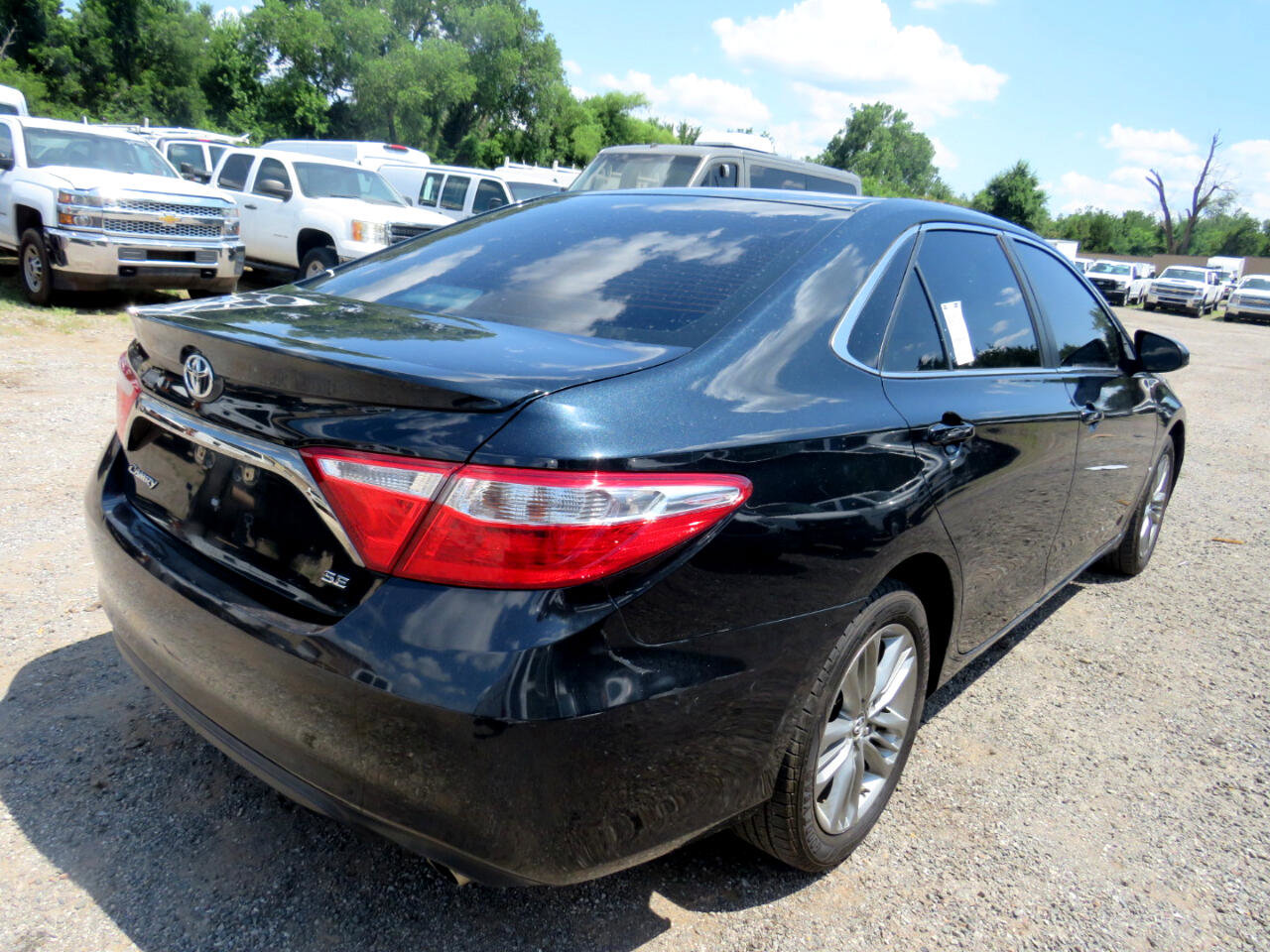 Used 2015 Toyota Camry SE image 4