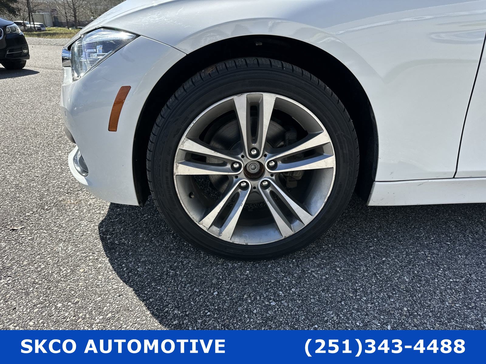 Used 2017 BMW 330i xDrive Sedan w/ Premium Package AWD/4WD image 9