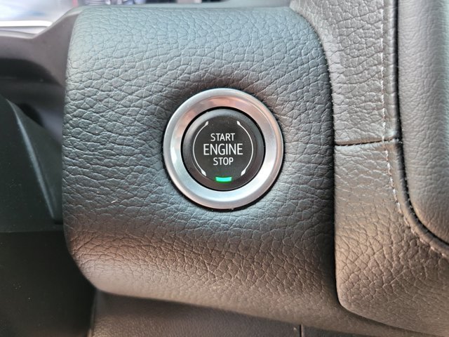 Used 2023 GMC Yukon Denali AWD/4WD image 17
