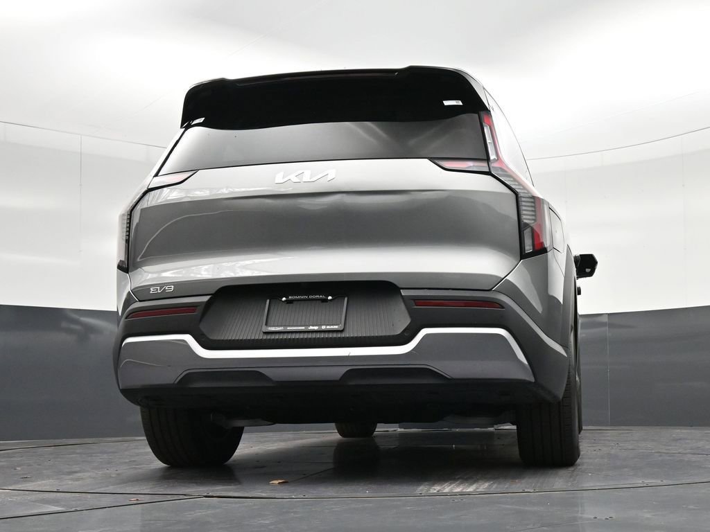 Used 2025 Kia EV9 Light image 36