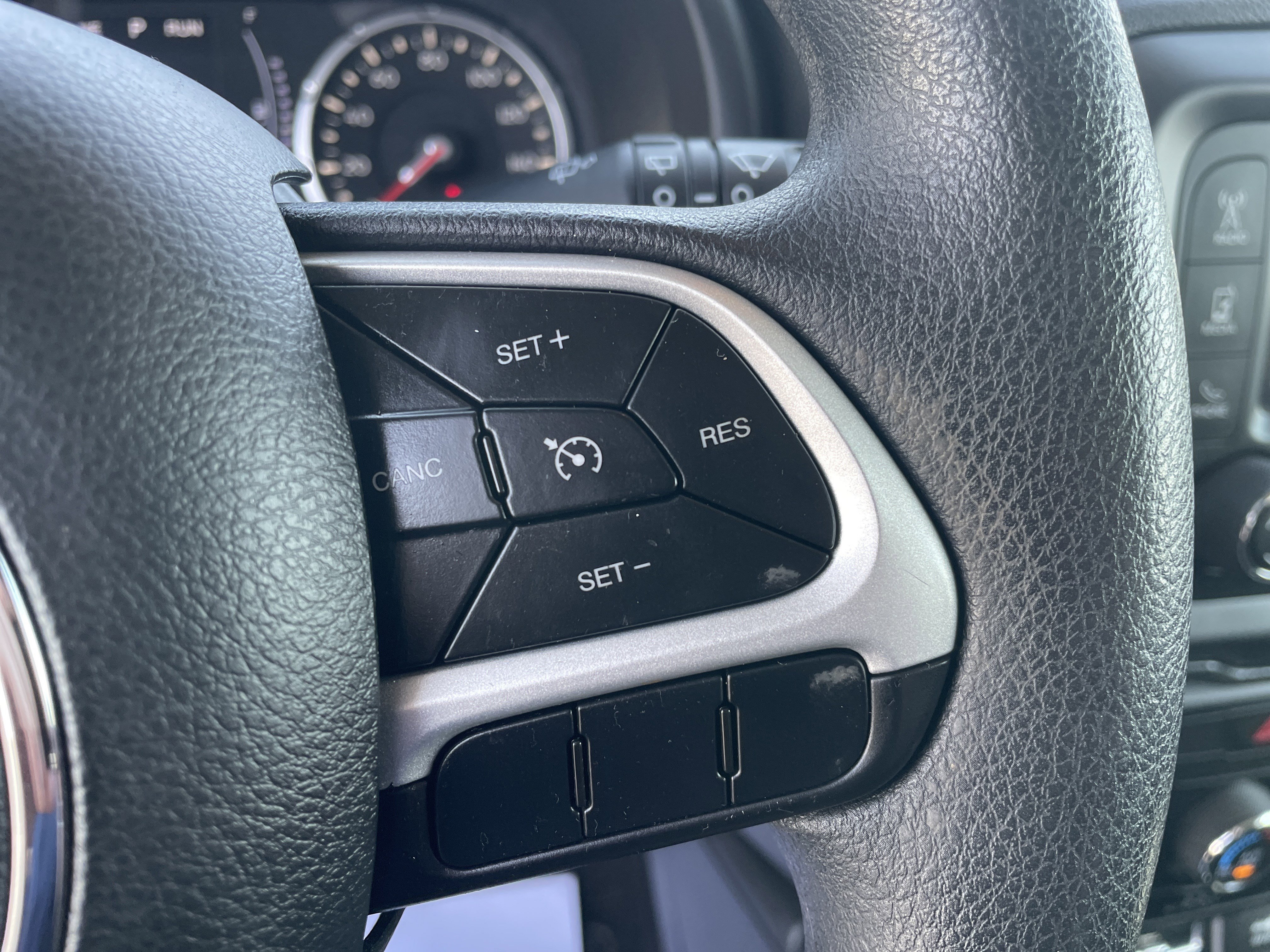 Used 2019 Jeep Renegade Sport w/ Sport Appearance Group image 15