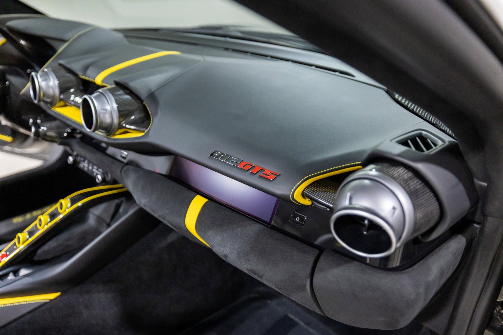 Used 2023 Ferrari 812 GTS image 41