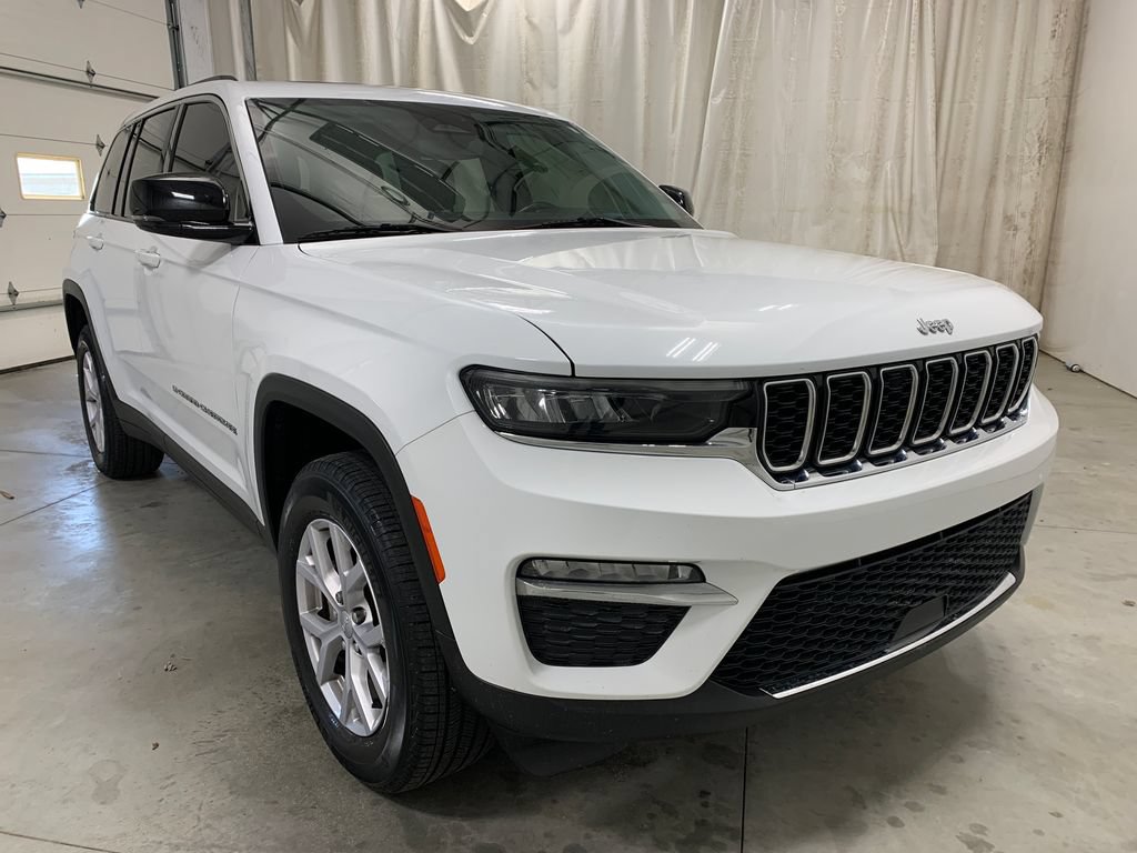 Used 2022 Jeep Grand Cherokee Limited AWD/4WD image 14