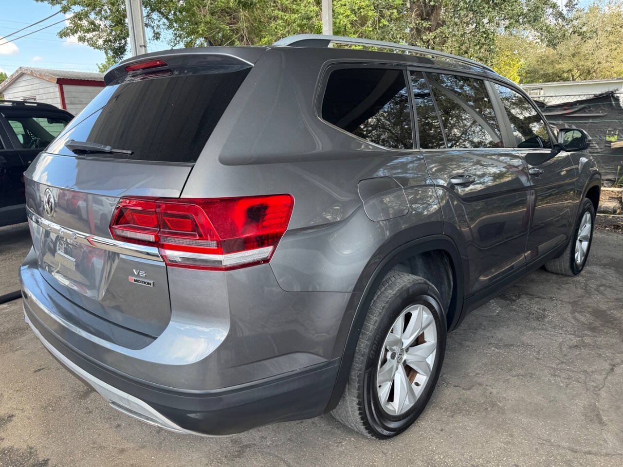 Used 2018 Volkswagen Atlas S AWD/4WD image 5