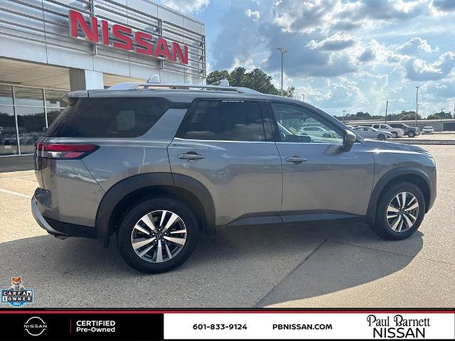 Certified 2025 Nissan Pathfinder SL w/ Black Appearance Package FWD image 12