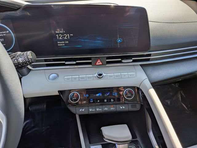 Used 2025 Hyundai Elantra Limited FWD image 19