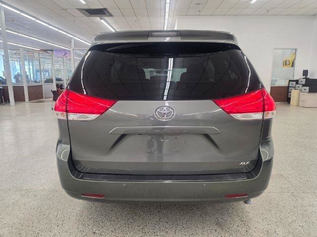 Used 2013 Toyota Sienna XLE FWD image 6