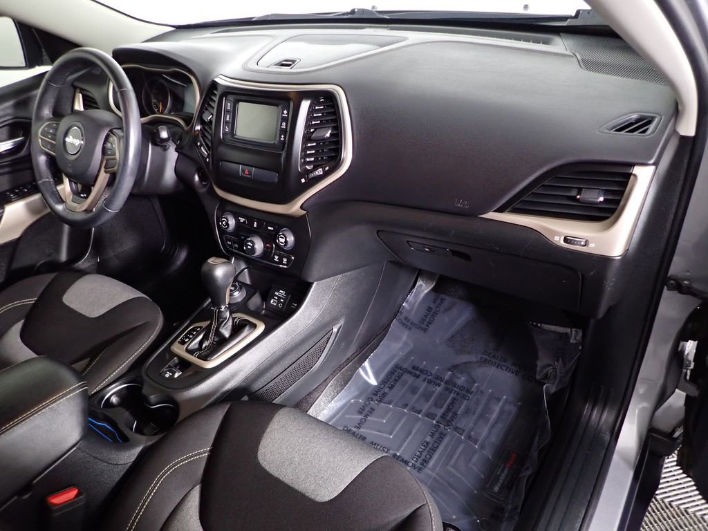 Used 2017 Jeep Cherokee Sport w/ Cold Weather Group image 42