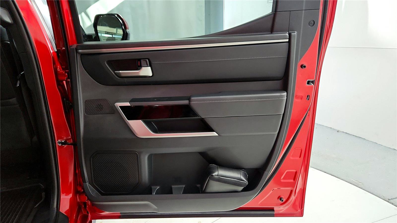 Used 2025 Toyota Tundra Limited image 27