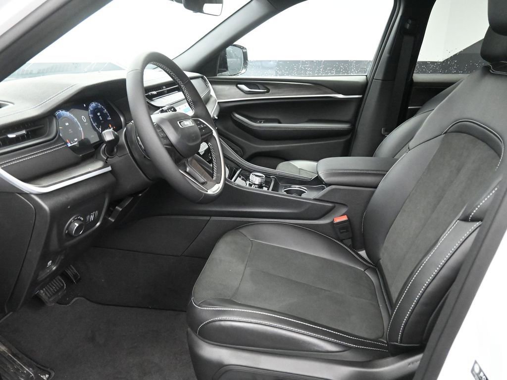 New 2026 Jeep Grand Cherokee Altitude image 10