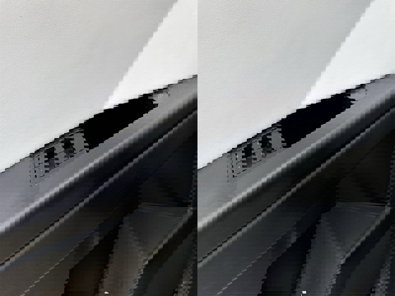 Used 2024 Tesla Cybertruck AWD Crew Cab image 20