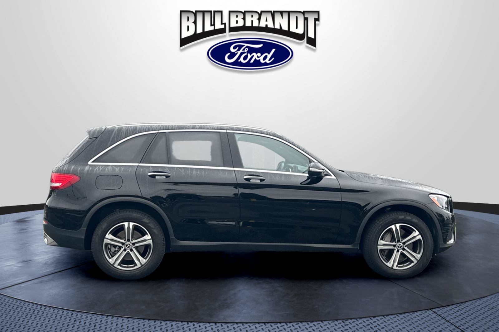 Used 2019 Mercedes-Benz GLC 300 4MATIC image 2