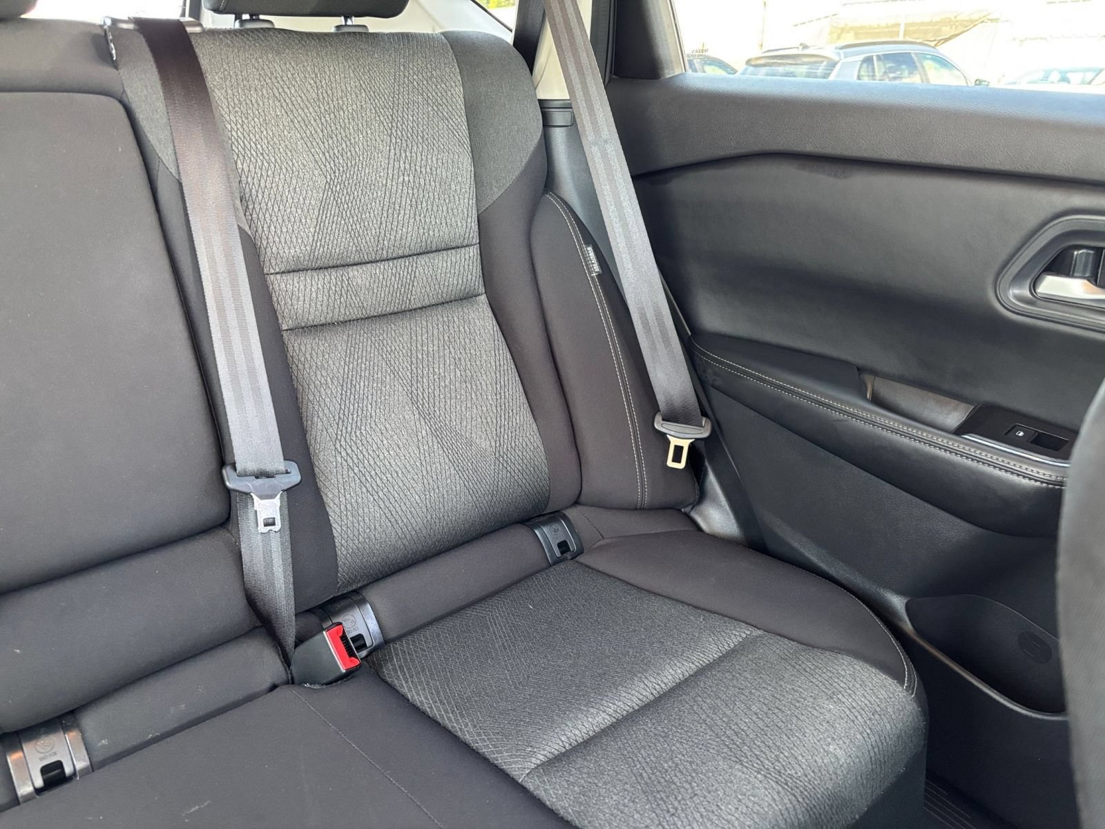 Used 2025 Nissan Rogue SV FWD image 38