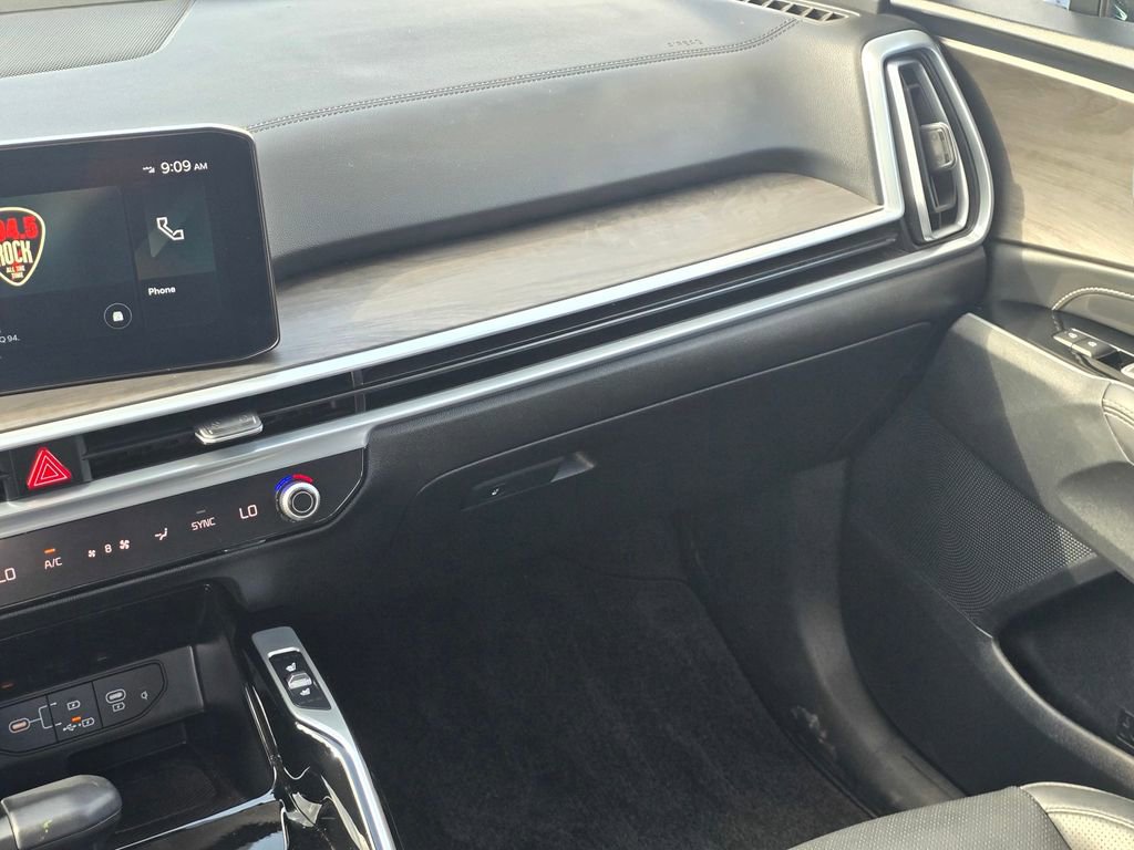 Used 2024 Kia Sorento SX image 18