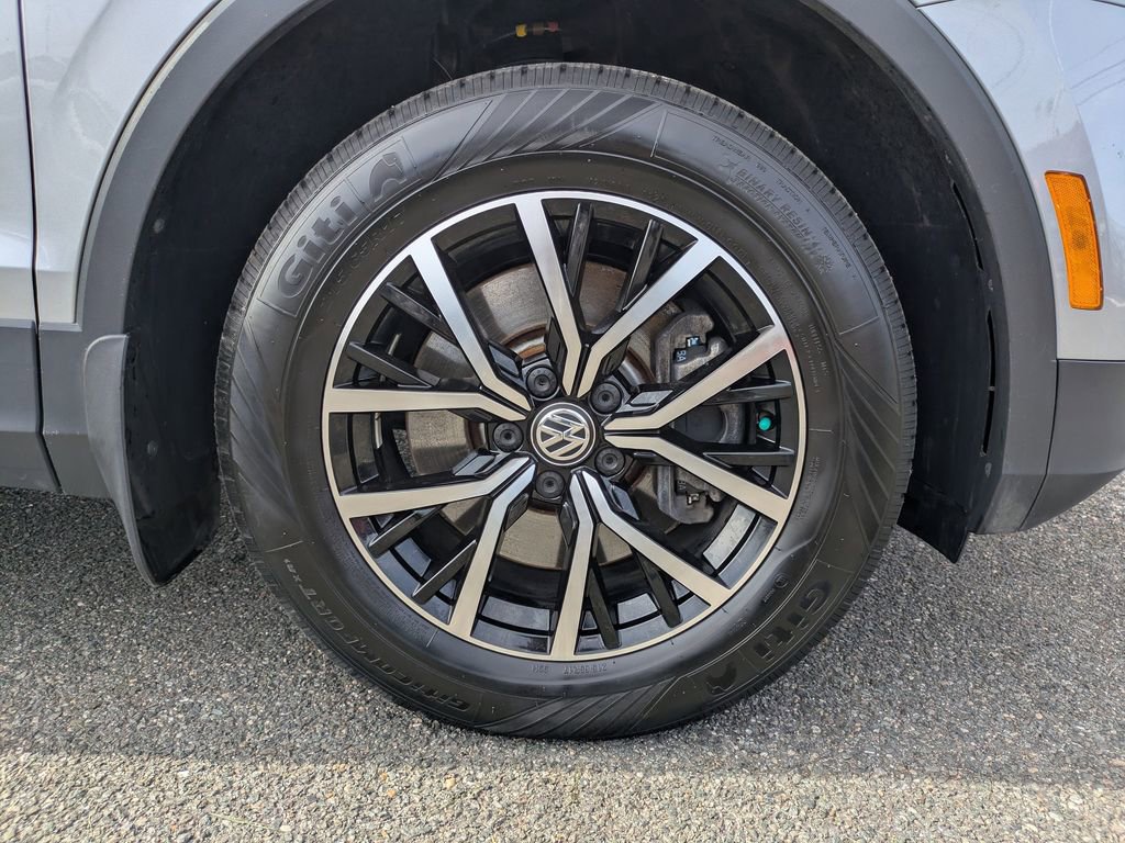 Certified 2021 Volkswagen Tiguan SE image 11