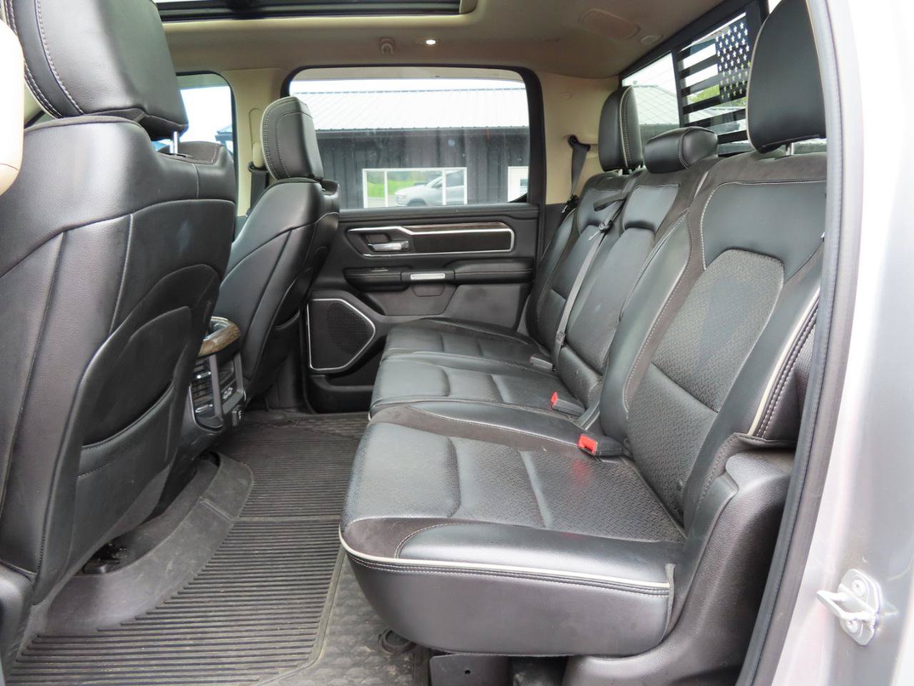 Used 2019 RAM 1500 Laramie AWD/4WD image 30