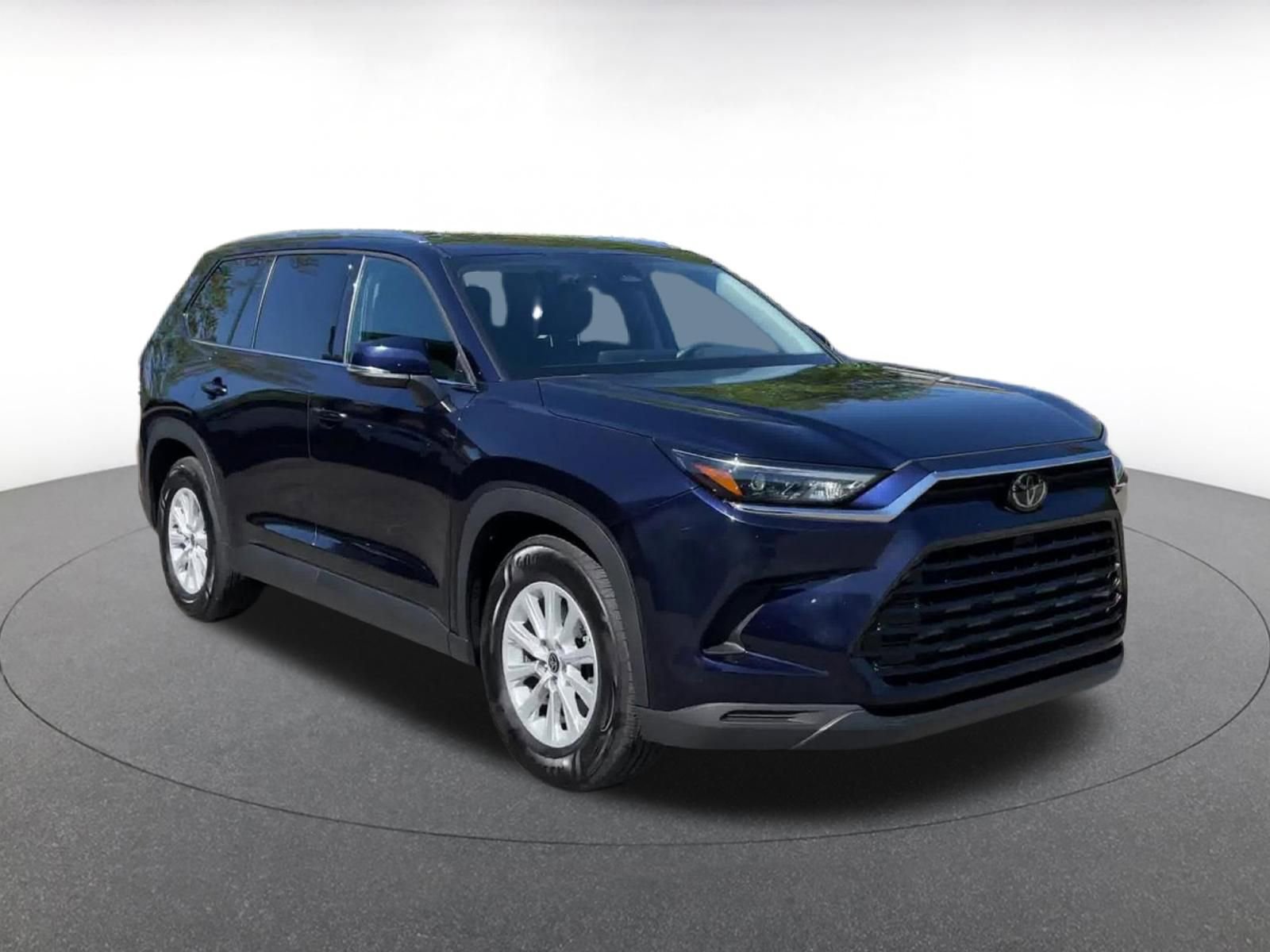 Used 2025 Toyota Grand Highlander FWD image 2