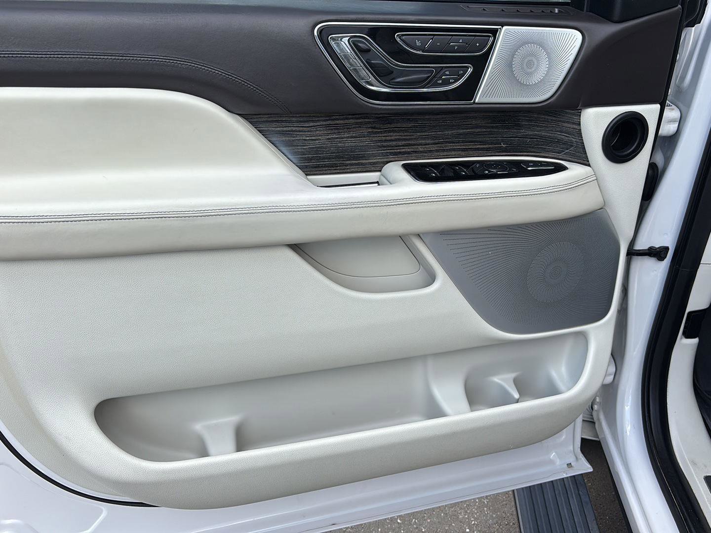 Used 2019 Lincoln Navigator L Black Label w/ Cargo Package image 14