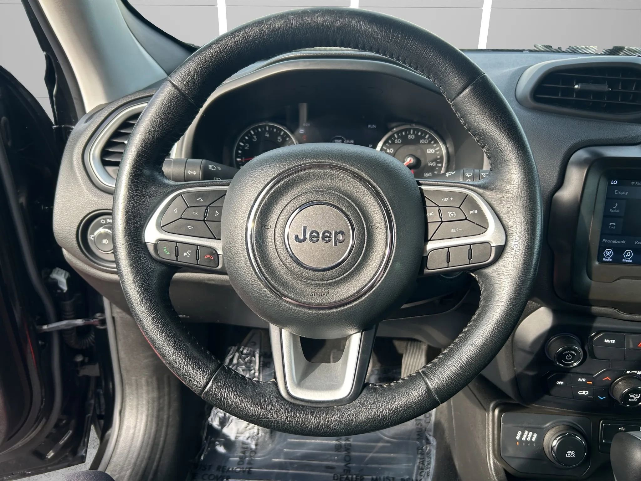 Used 2021 Jeep Renegade Latitude w/ Convenience Group image 16