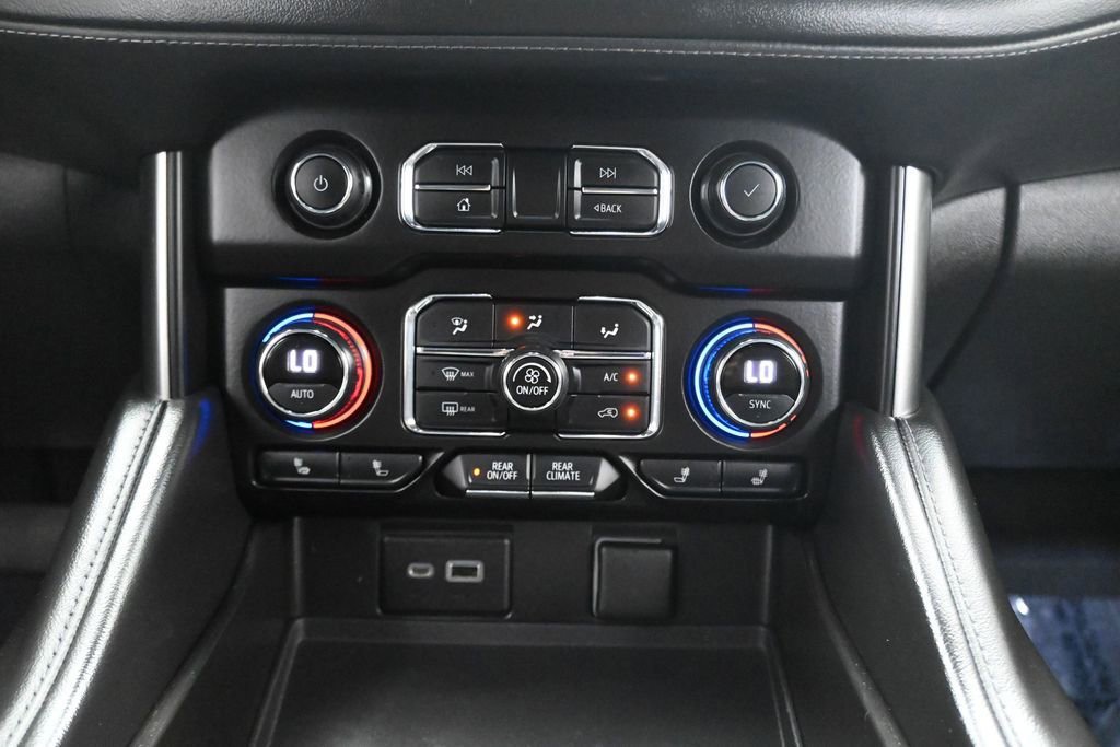 Used 2021 Chevrolet Suburban LT RWD image 21