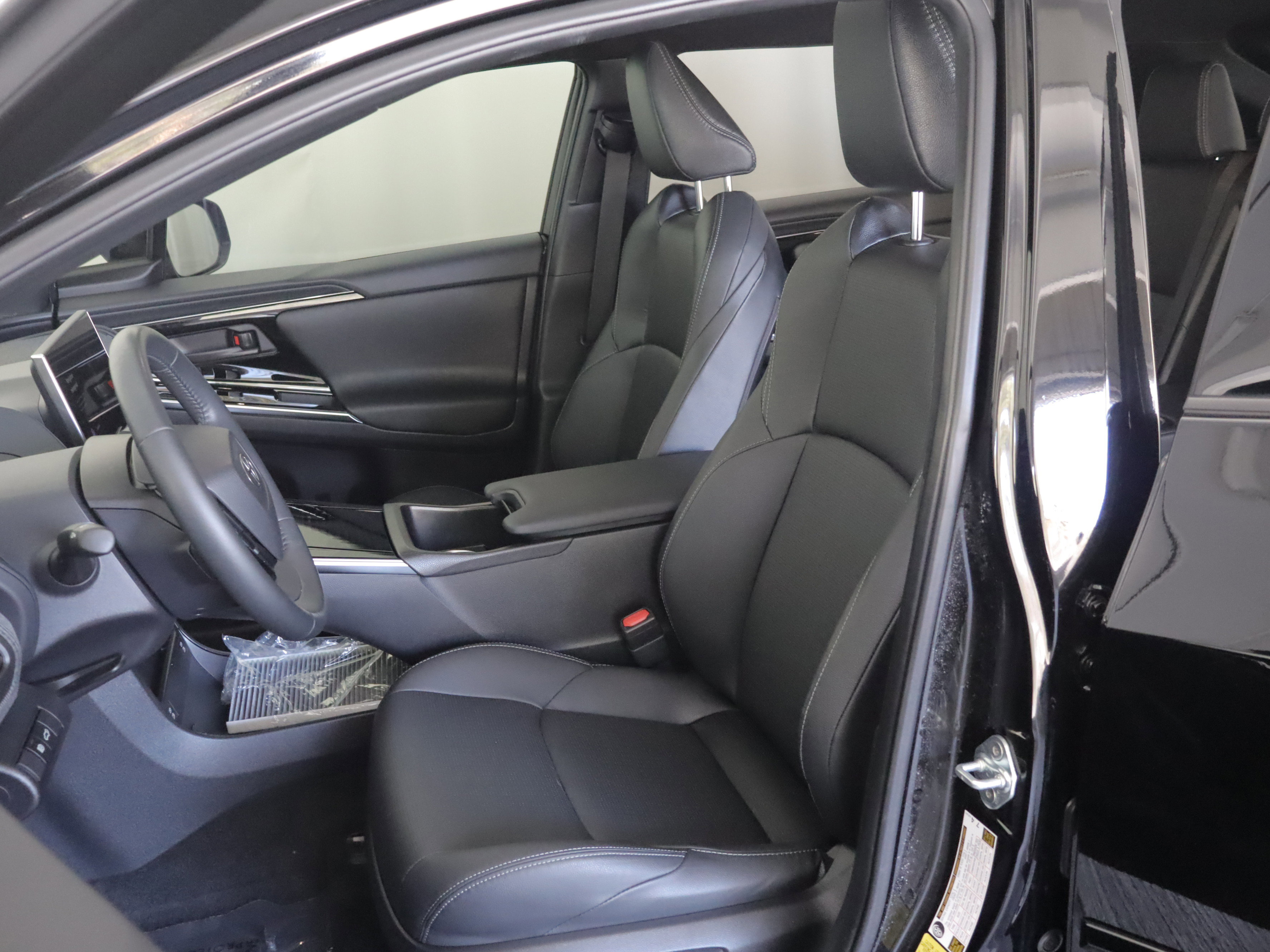 Used 2023 Toyota bZ4X AWD image 8