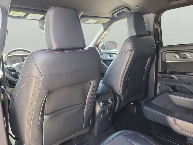 Used 2025 Ford Explorer ST-Line AWD/4WD image 8