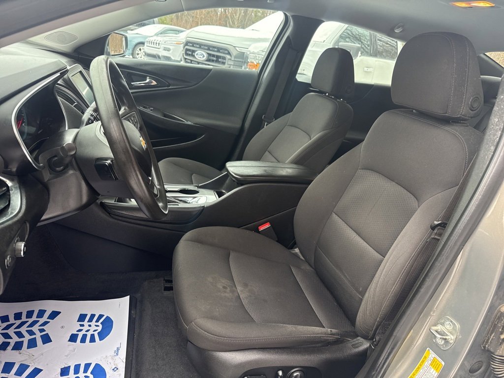 Used 2018 Chevrolet Malibu LT image 14