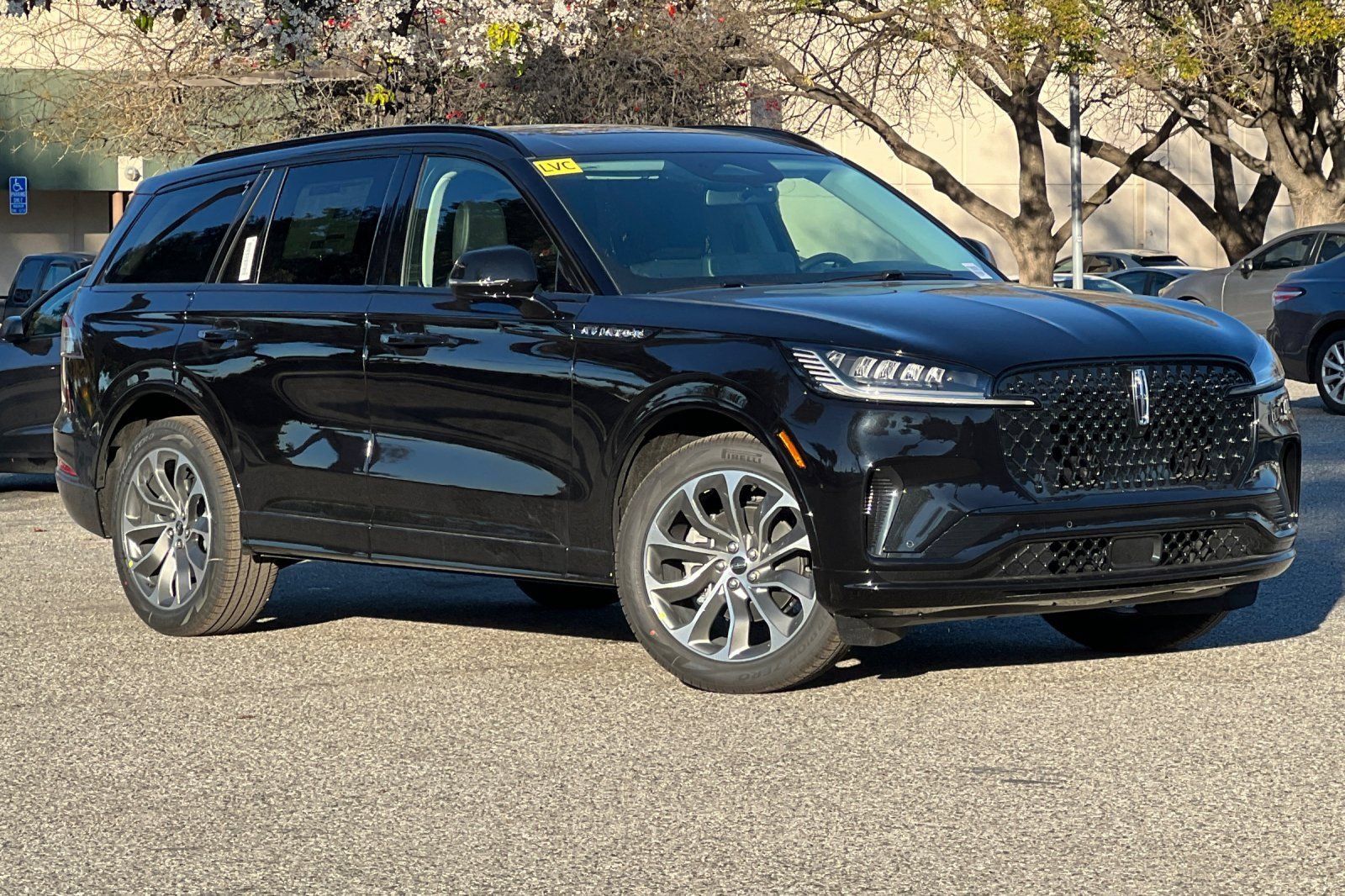 New 2026 Lincoln Aviator AWD w/ Jet Appearance Package image 2