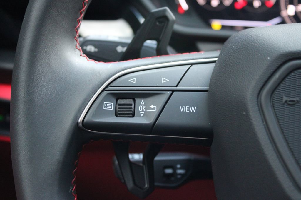 Used 2025 Lamborghini Urus SE image 13