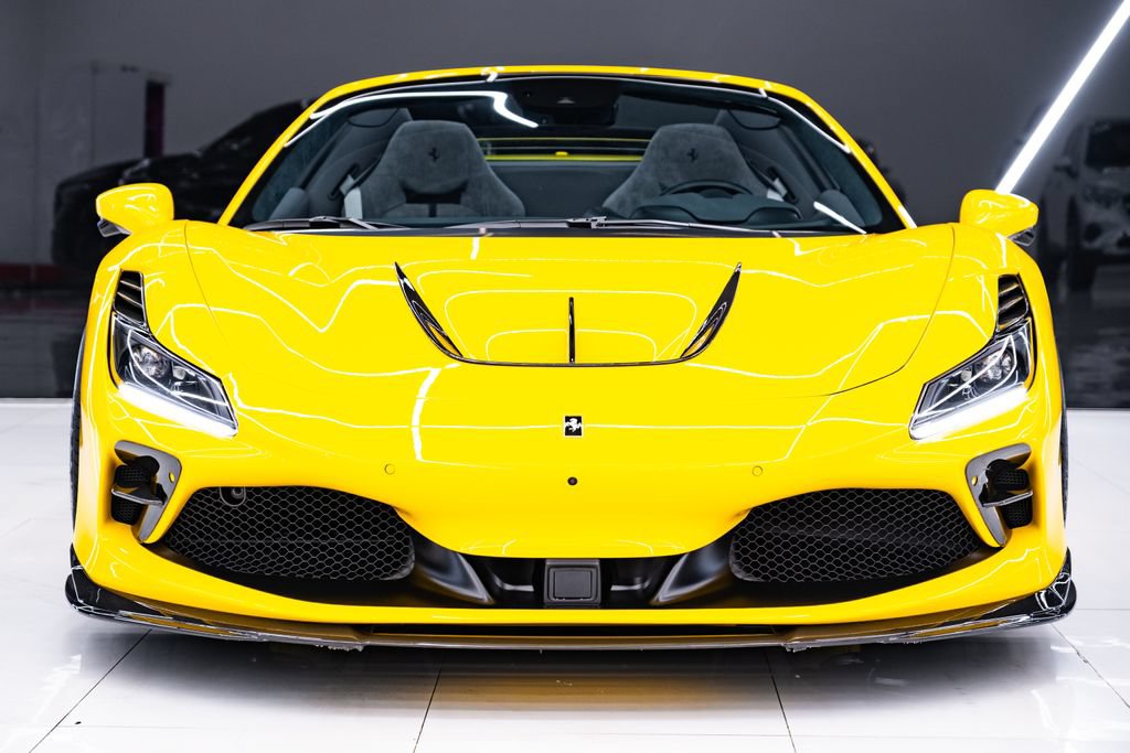 Used 2021 Ferrari F8 Tributo RWD image 5