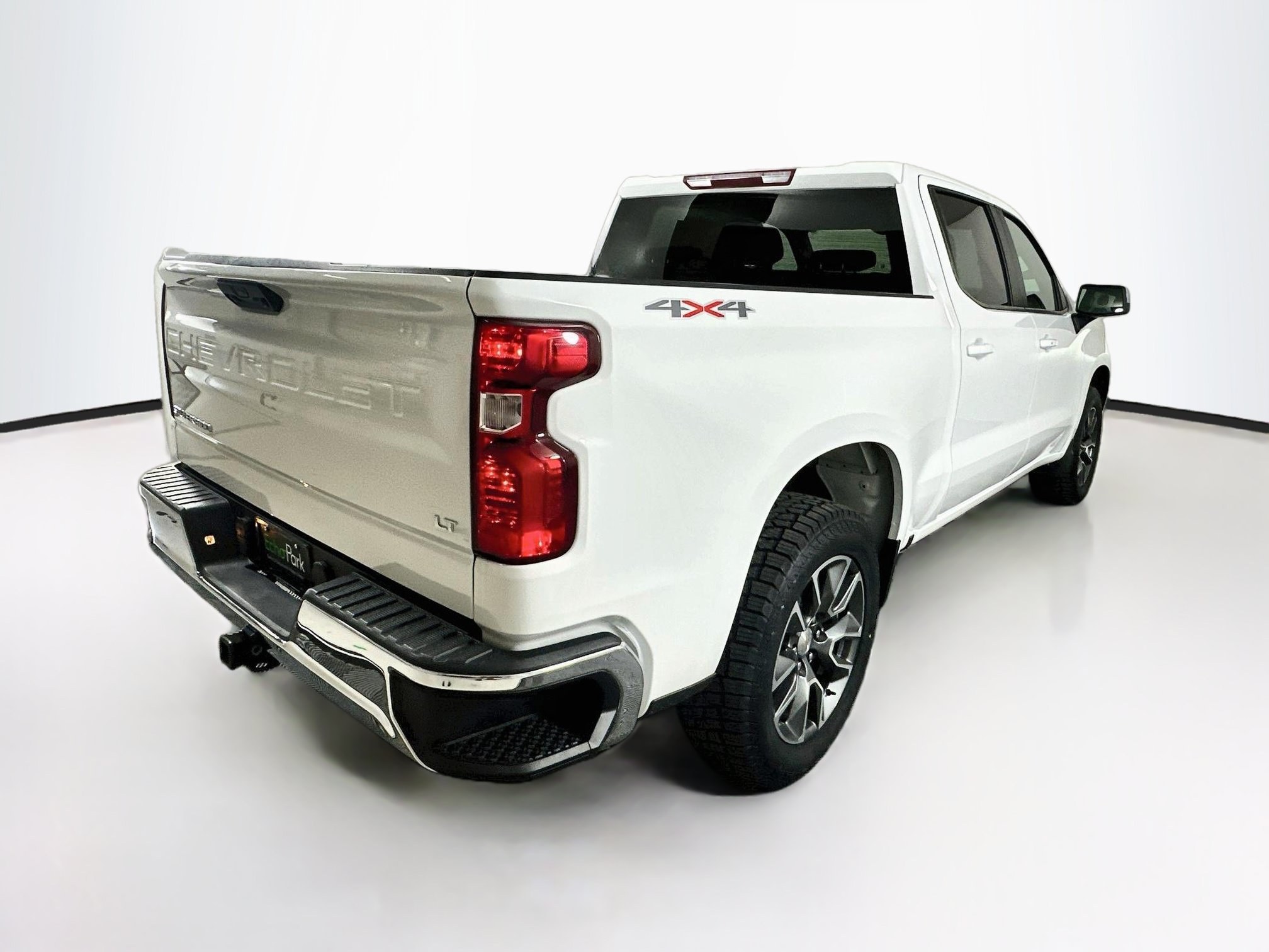 Used 2024 Chevrolet Silverado 1500 LT AWD/4WD image 9