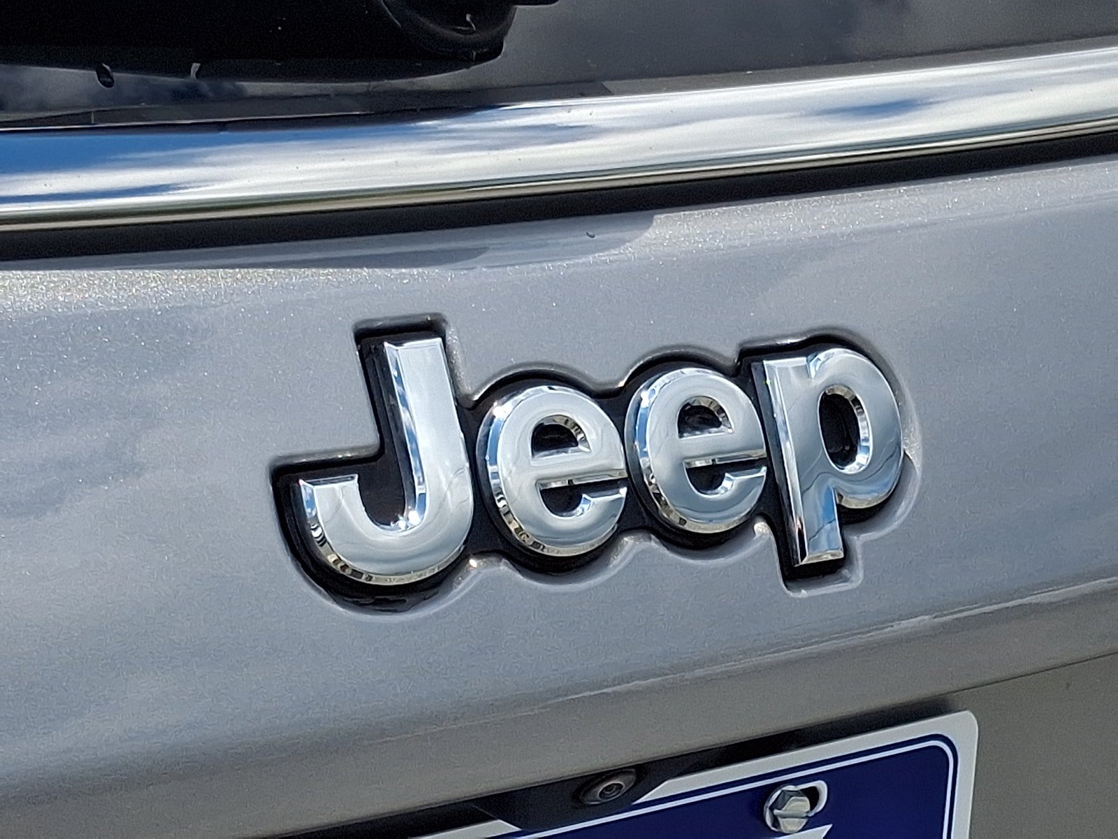 Used 2023 Jeep Compass Latitude AWD/4WD image 30