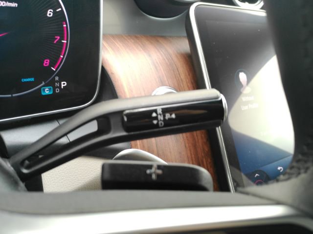 Used 2024 Mercedes-Benz GLC 300 image 40