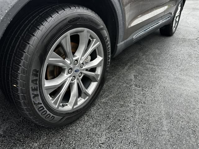 Certified 2021 Ford Explorer Limited w/ Equipment Group 301A AWD/4WD image 12