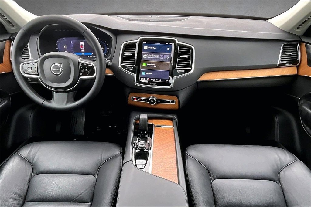 Used 2024 Volvo XC90 B6 Plus w/ Protection Package image 7