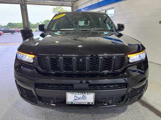 Used 2025 Jeep Grand Cherokee L Limited w/ Luxury Tech Group II AWD/4WD image 3