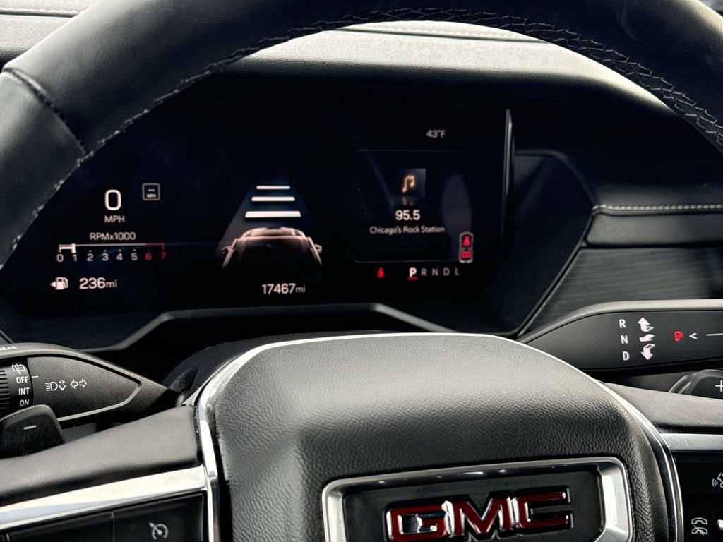 Used 2025 GMC Acadia Elevation image 10