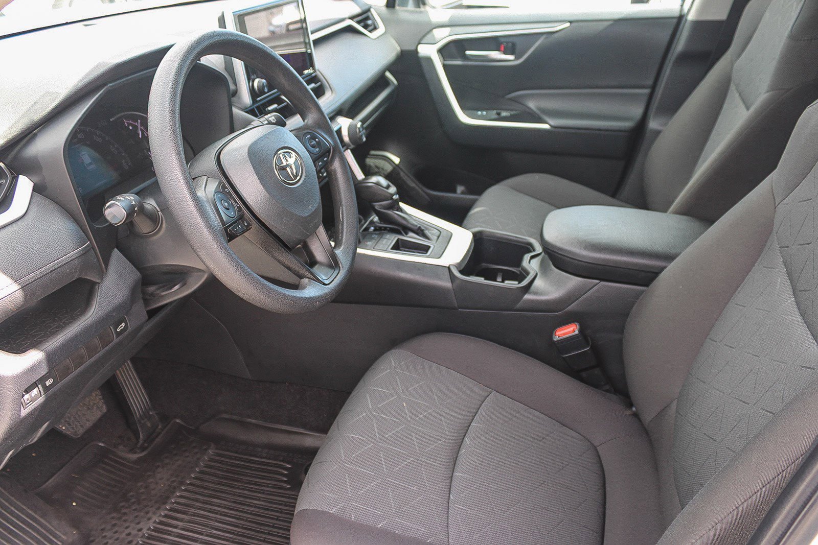 Certified 2023 Toyota RAV4 XLE w/ Convenience Package image 18