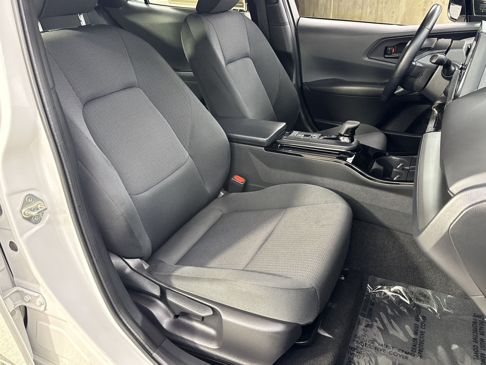 Used 2025 Toyota Prius LE AWD/4WD image 38