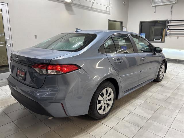 Used 2023 Toyota Corolla LE image 4