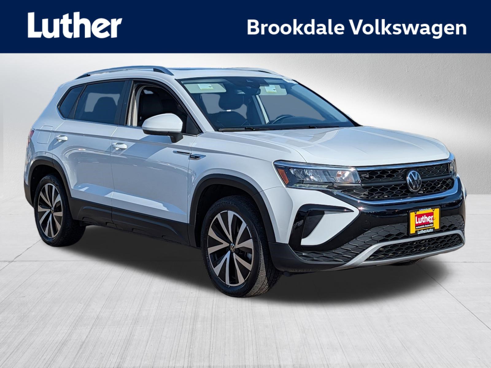 Used 2023 Volkswagen Taos SE w/ Panoramic Sunroof Package